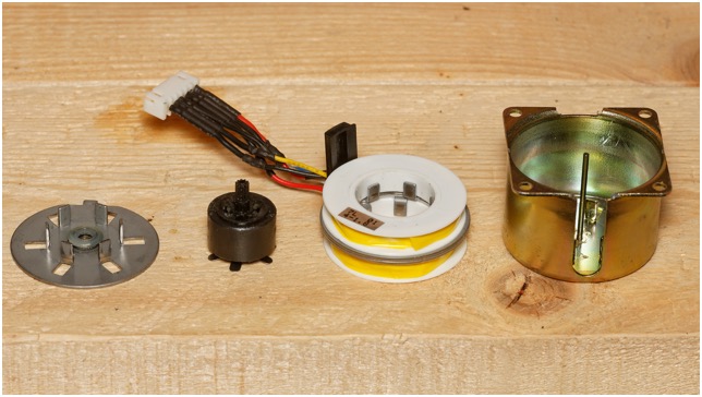 moteur pas à pas 24 pas em10 Takahashi